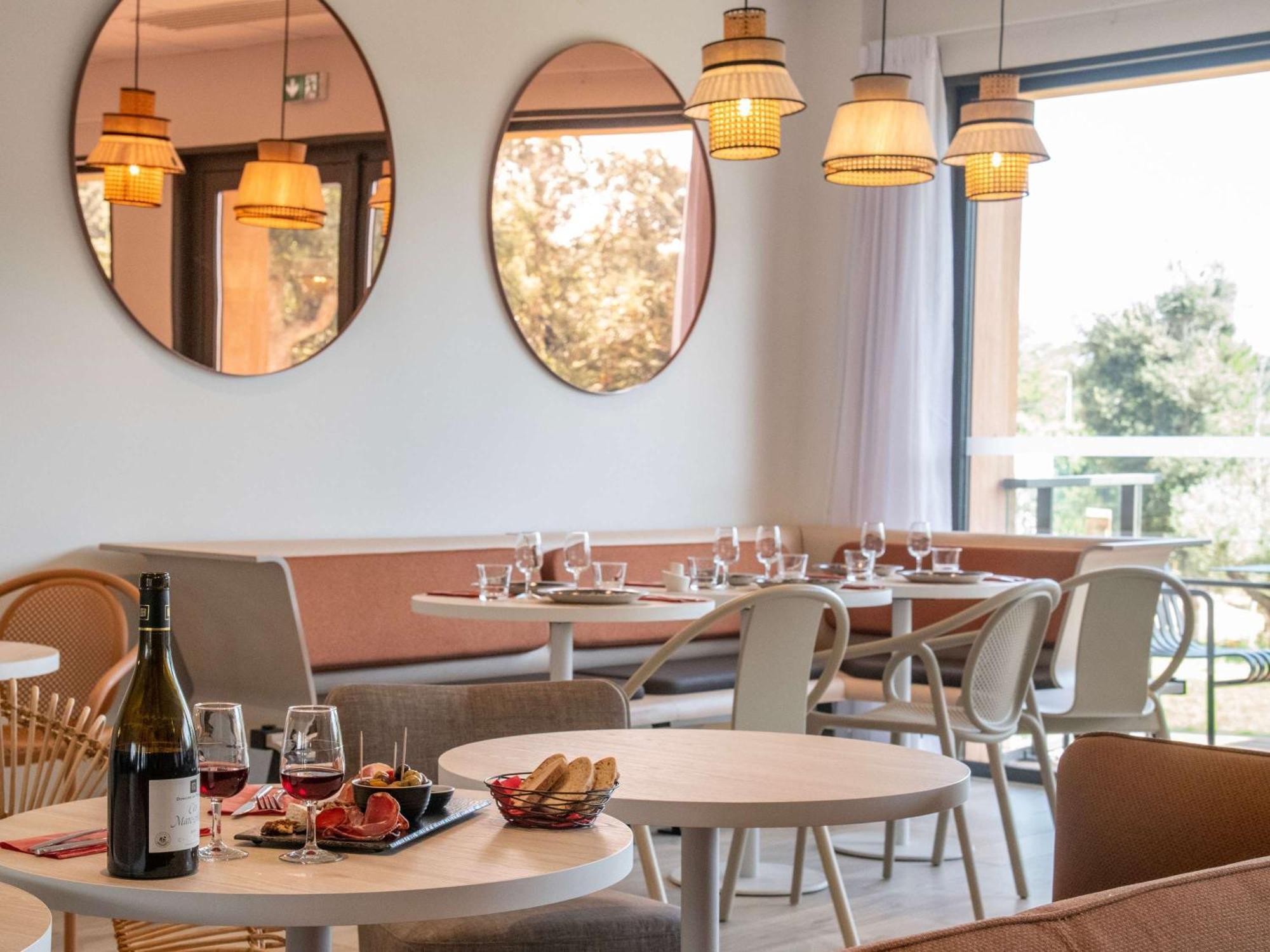 Отель Ibis Styles Porto Vecchio Экстерьер фото